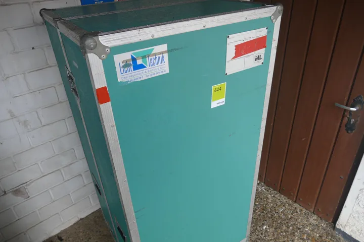 Case groß zum Transport von hängendem Material